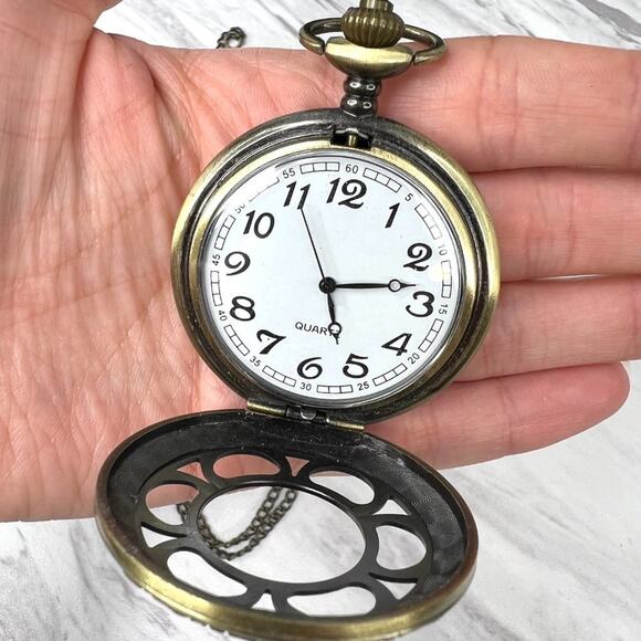 Bronze Tone Beautiful Pocket Watch Necklace - Picture 5 of 8